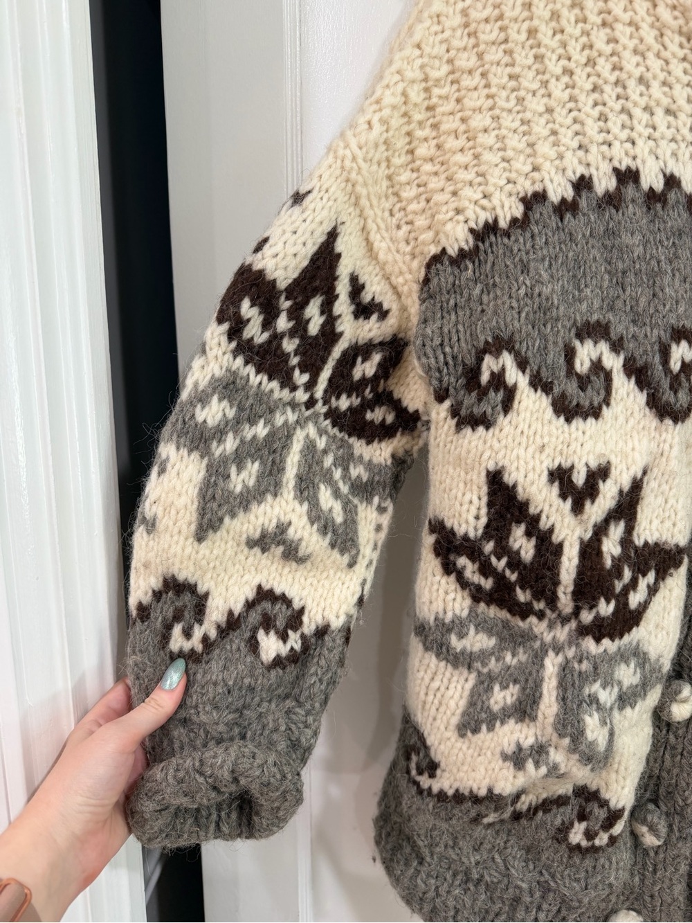 Handmade Chunky Wool Cardigan with snowflakes - Cream and Gray - Picture 2 of 9